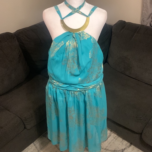 Turquoise around the neck open back dress - Picture 3 of 9
